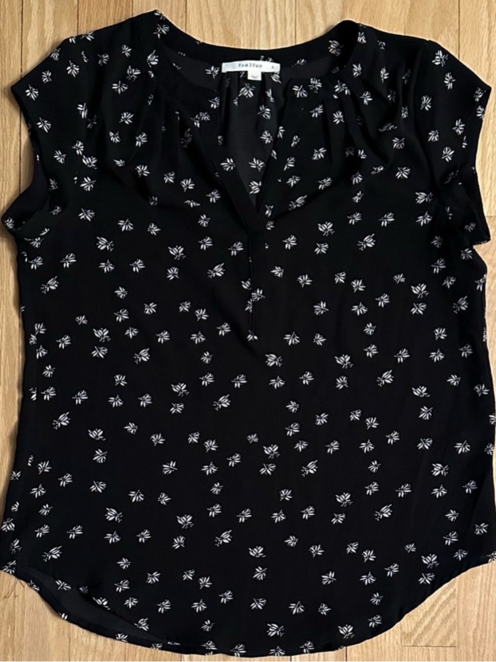 Black Floral Cap-Sleeve Blouse S